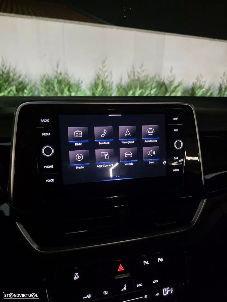 VW T-Roc 2.0 TDI R-Line DSG - 24