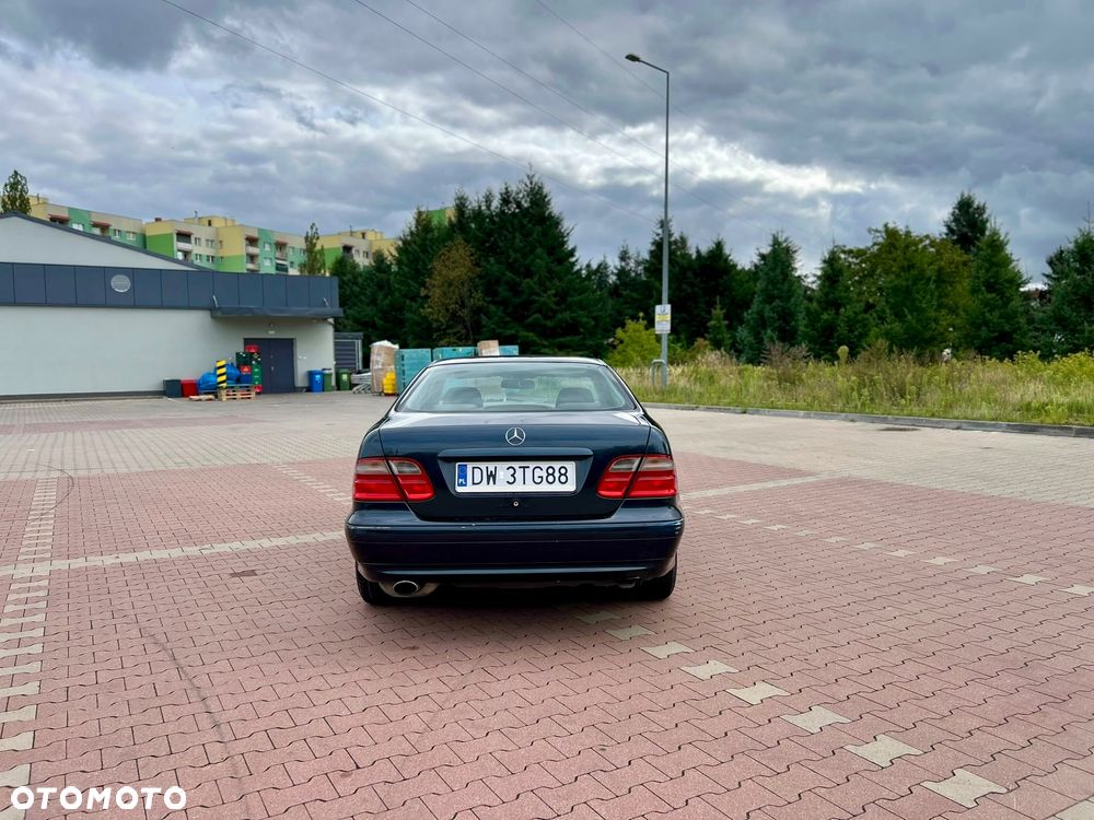 Mercedes-Benz CLK - 9