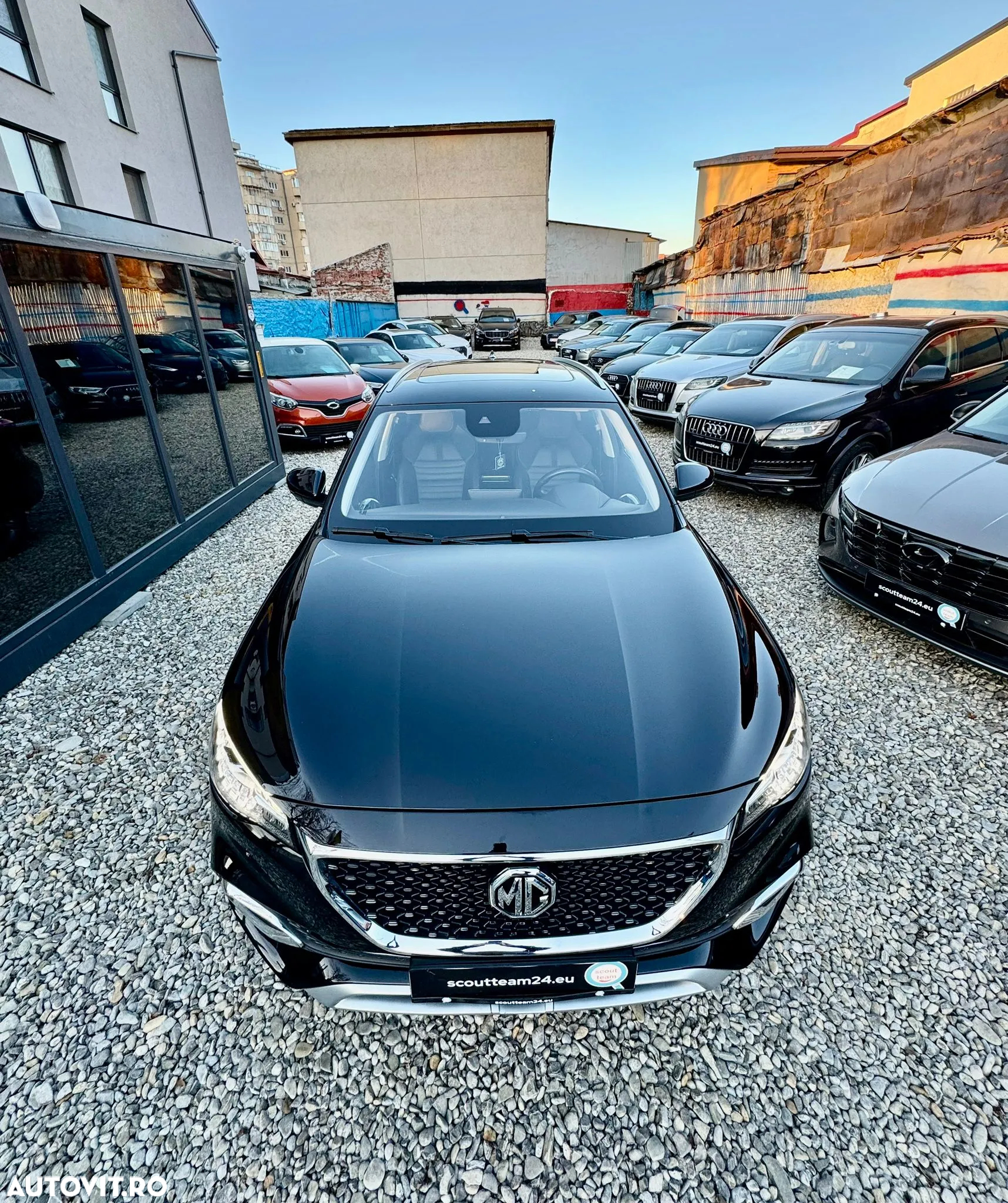 MG EHS 1.5T-GDI PHEV Luxury - 13