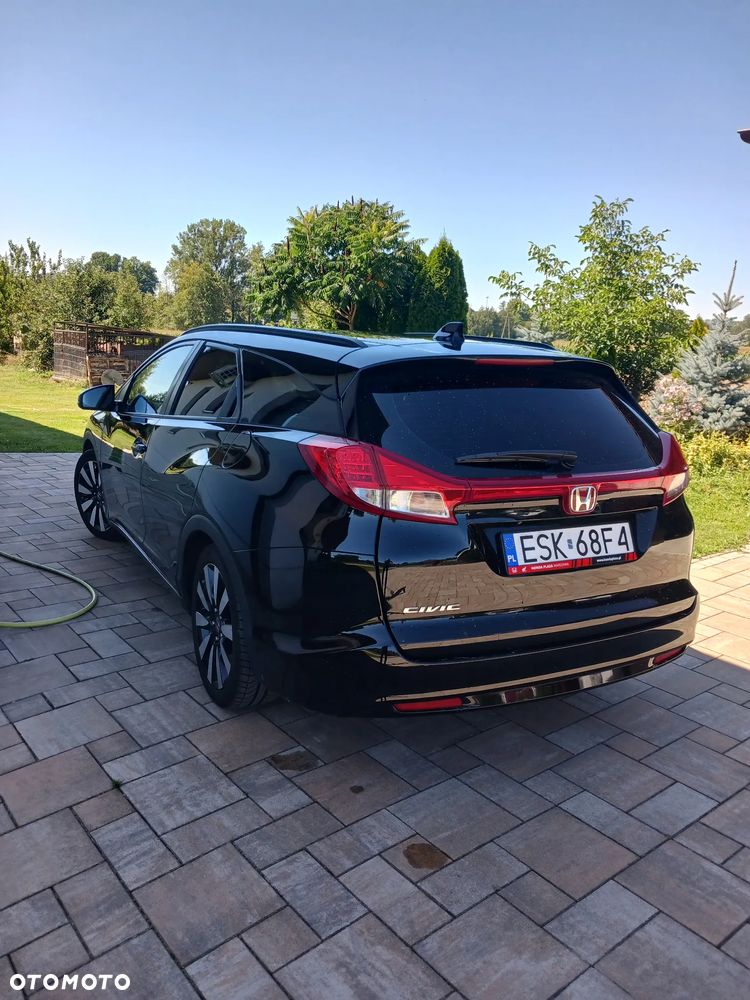 Honda Civic 1.8 Lifestyle (Honda Connect+) - 1