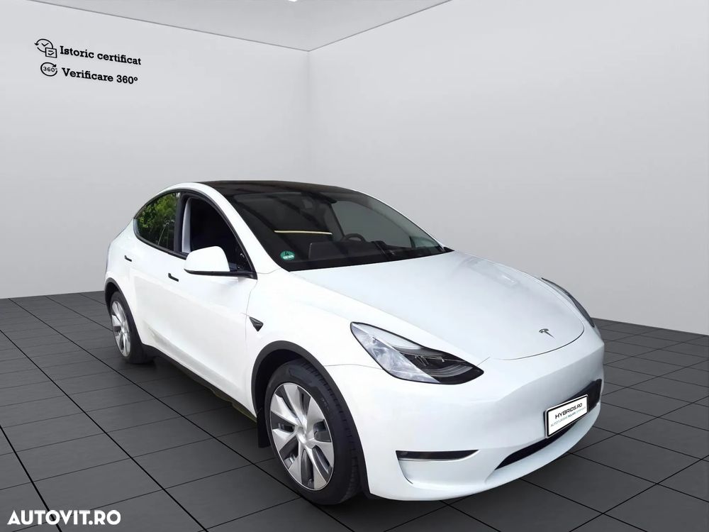 Tesla Model Y - 3