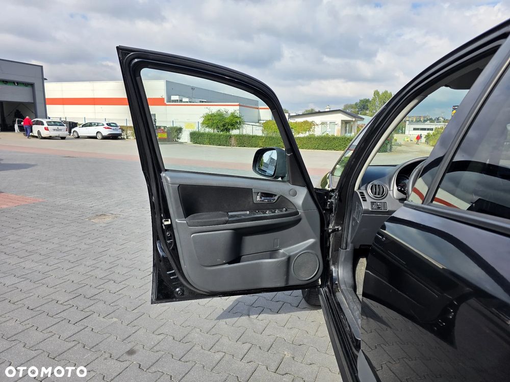 Suzuki SX4 1.6 Comfort Plus - 10