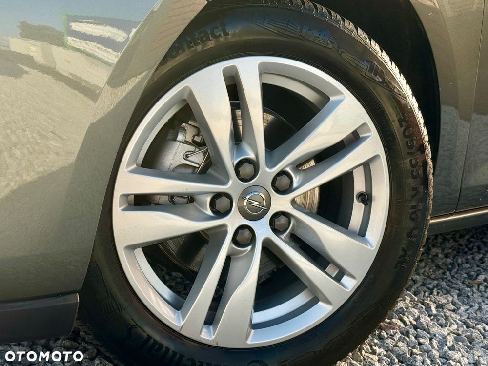 Opel Astra 1.4 Turbo 120 Jahre - 12
