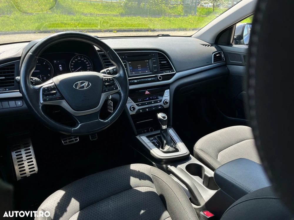 Hyundai Elantra 1.6 CRDI 7DCT Exclusive - 12