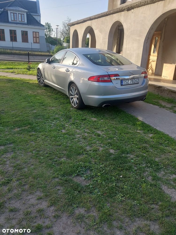 Jaguar XF 2.7 V6 D Luxury - 2