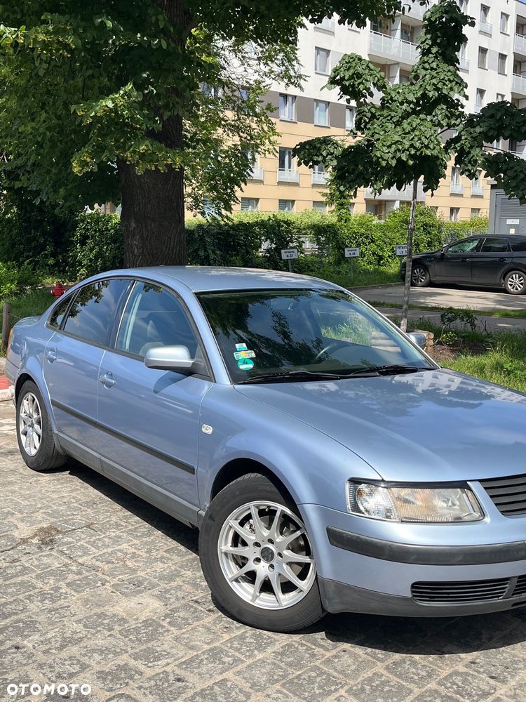 Volkswagen Passat 1.8 - 3