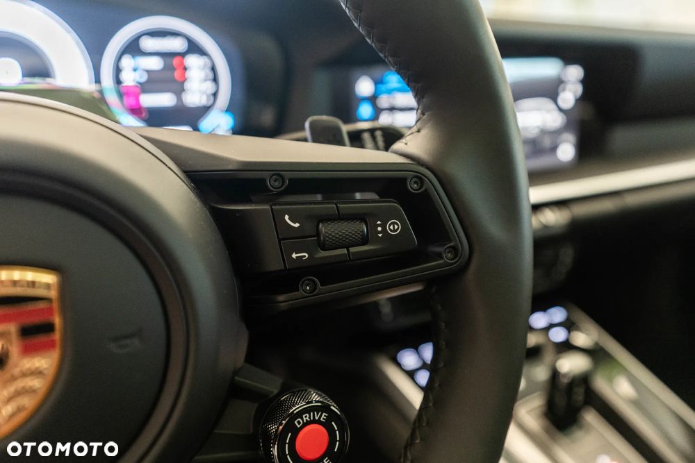 Porsche 911 Carrera 4S - 18