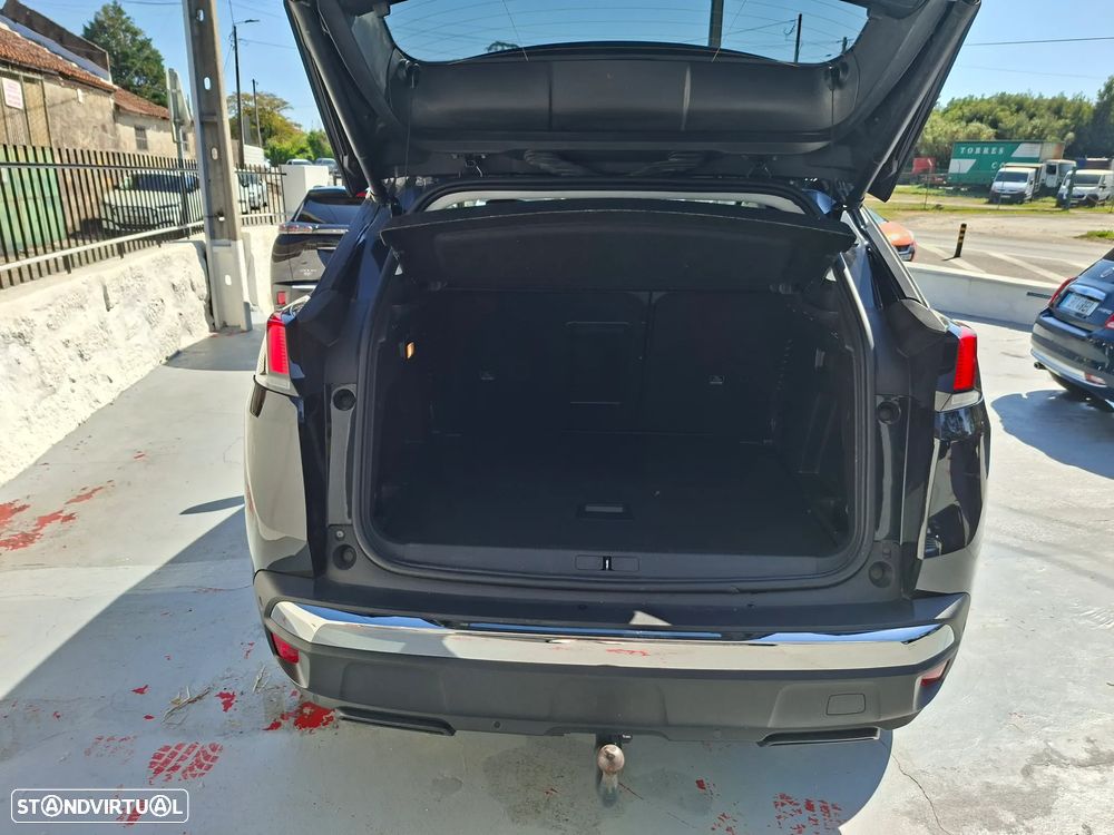 Peugeot 3008 PureTech 130 Stop & Start GPF Allure - 29