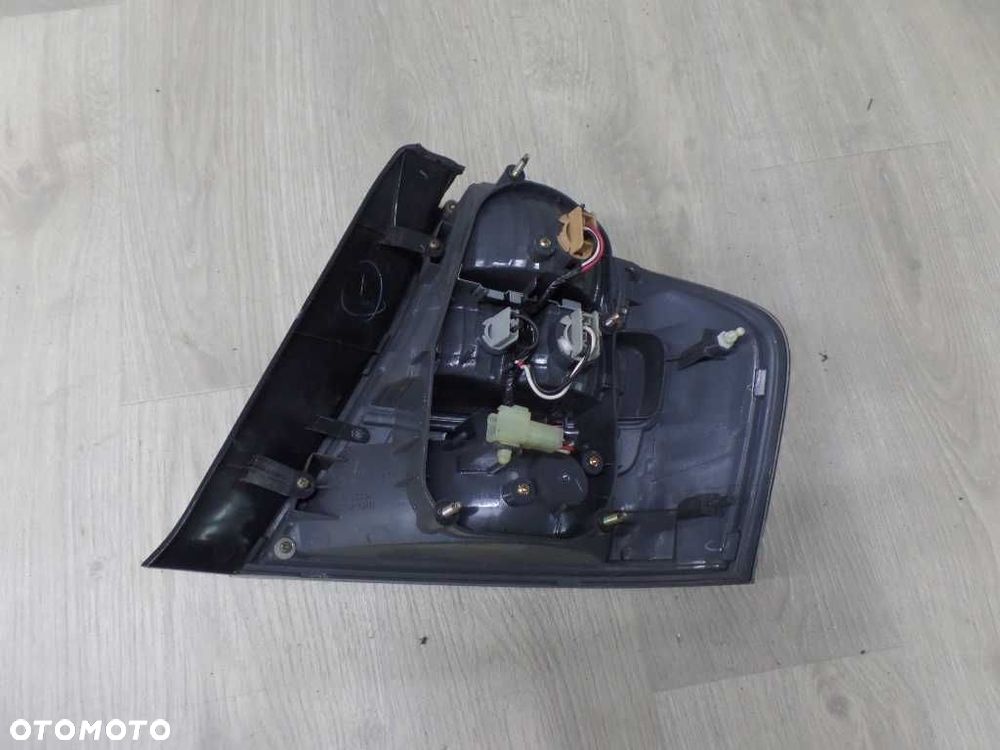 SUBARU LEGACY IV BL SEDAN 03-09 LAMPA TYL LEWA - 5