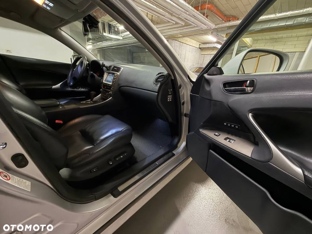 Lexus IS 250 Prestige - 12
