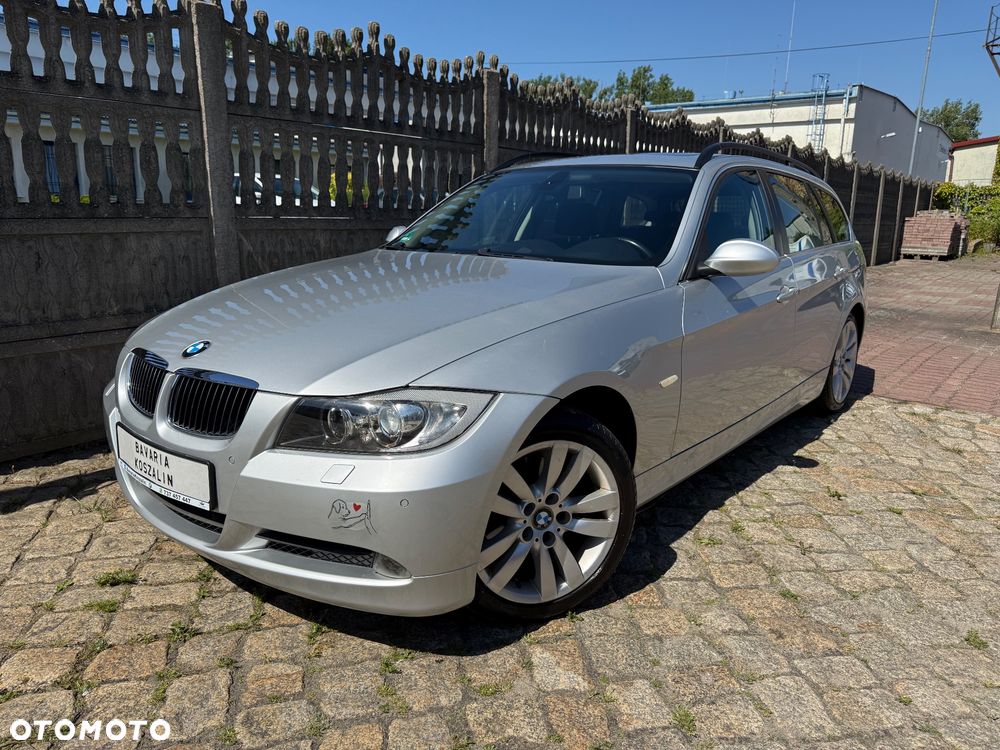BMW Seria 3 325i - 4