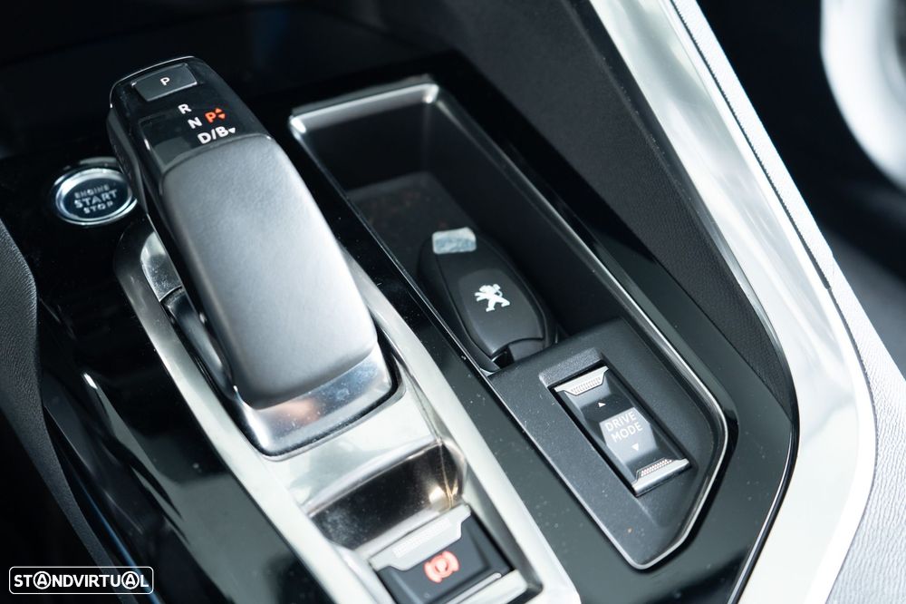 Peugeot 3008 1.6 Hybrid Allure e-EAT8 - 17