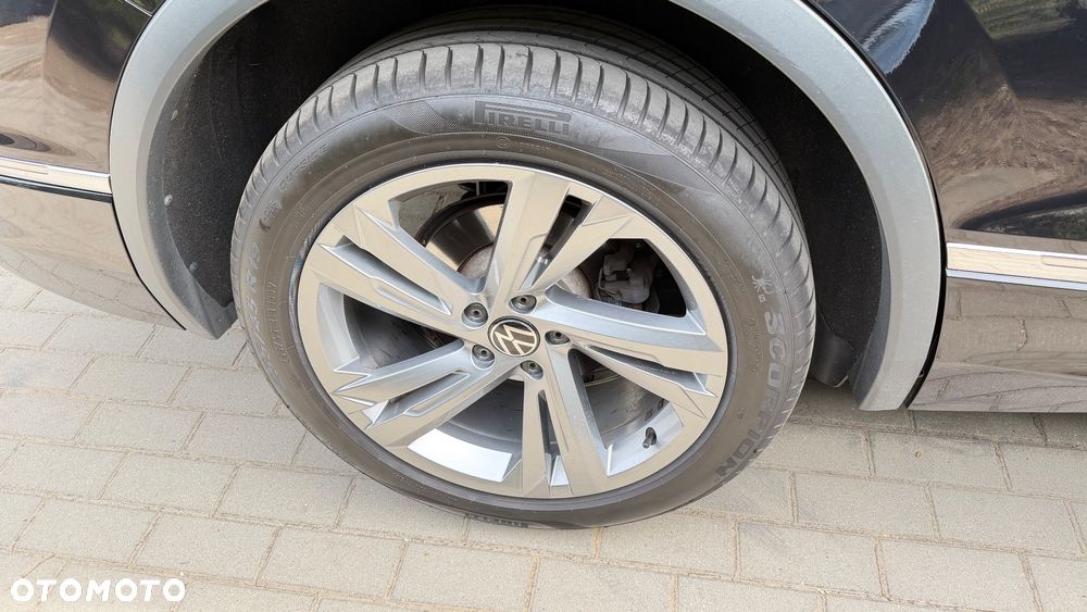 Volkswagen Tiguan 2.0 TDI SCR 4MotION DSG R-Line - 9