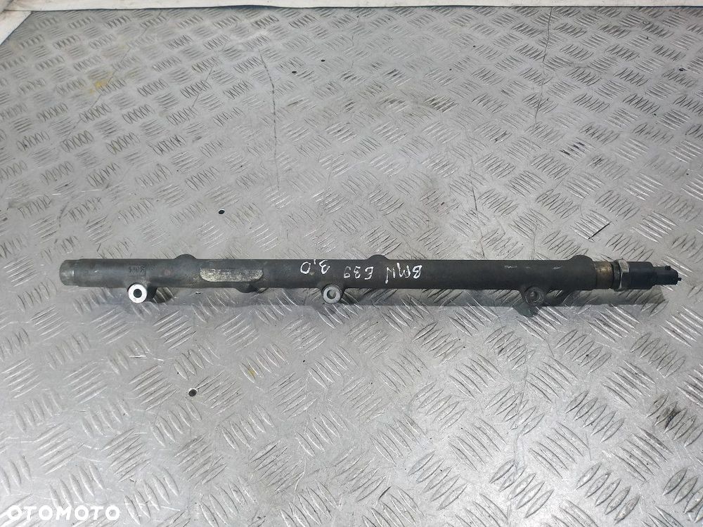 LISTWA WTRYSKOWA BMW E39 3.0 D - 3