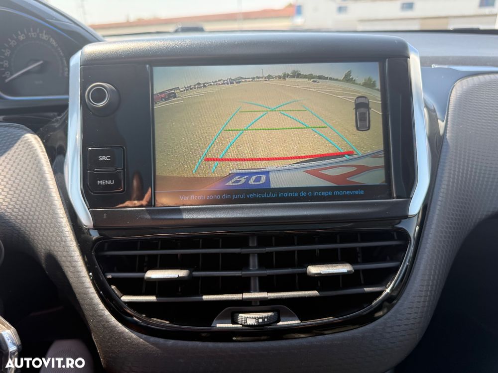 Peugeot 2008 1.2 PureTech Turbo EAT6 S&S Allure - 27