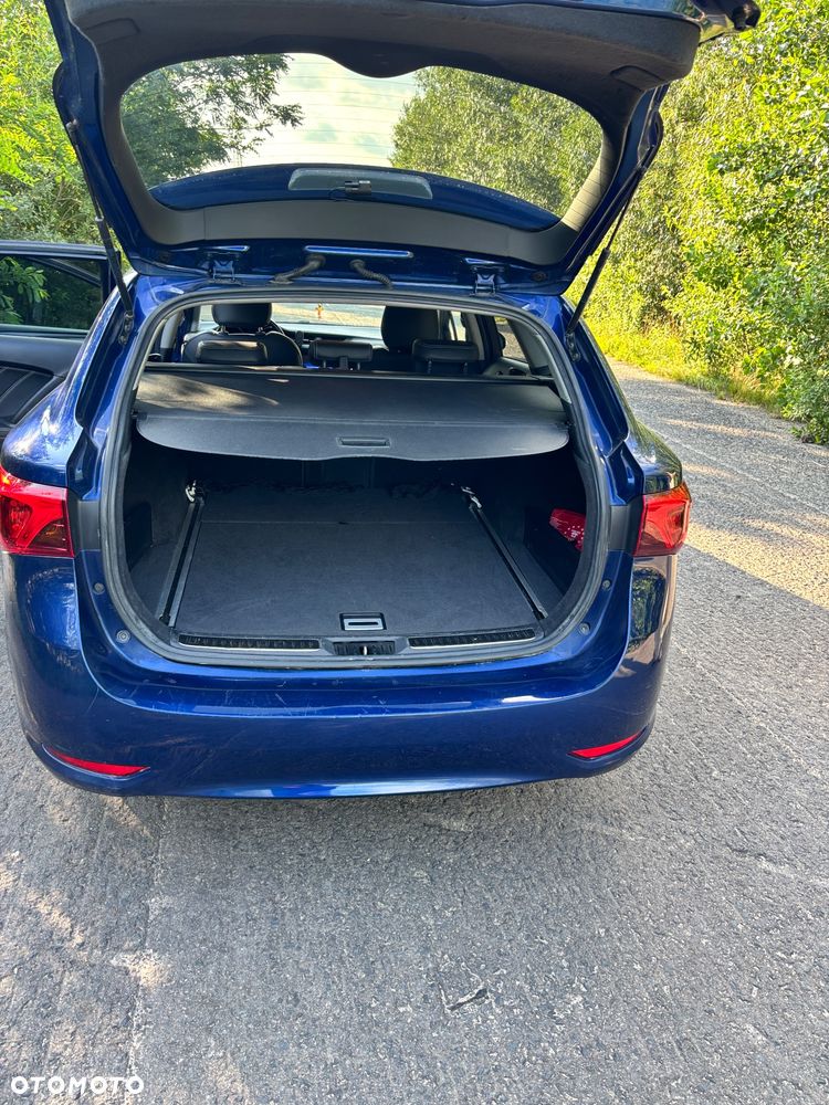Toyota Avensis 1.8 Selection MS - 11
