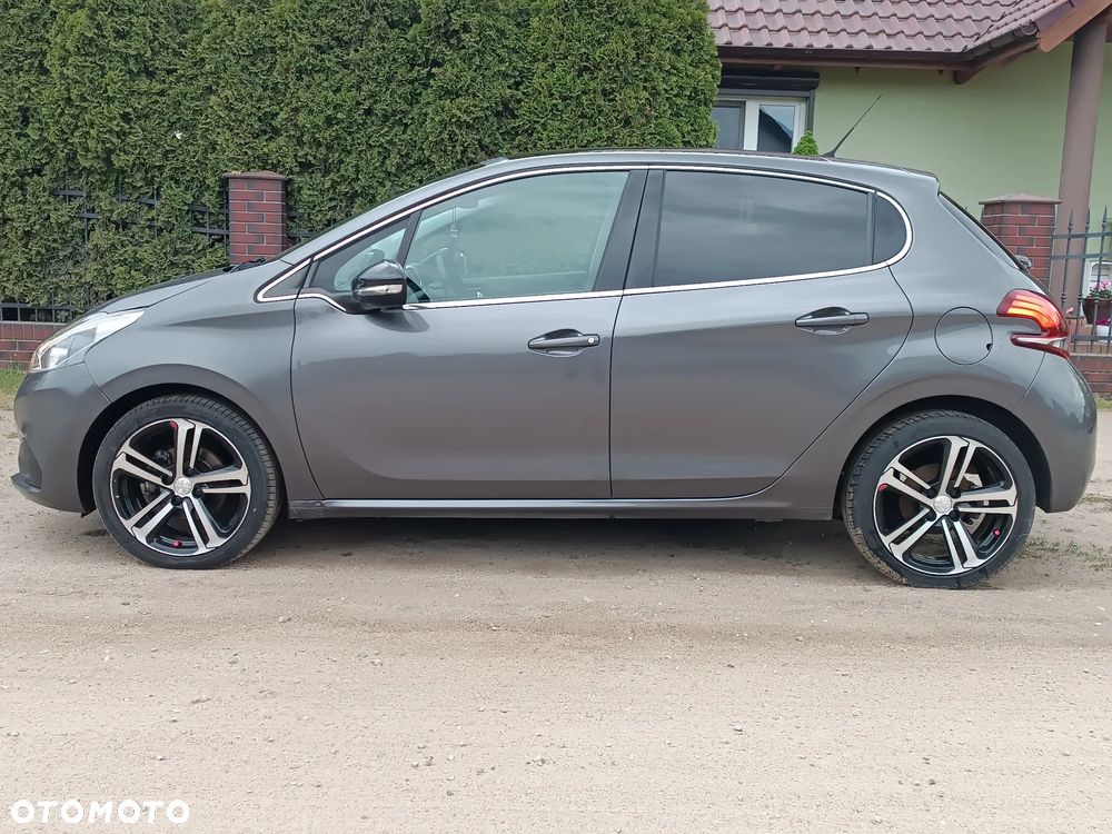 Peugeot 208 - 5