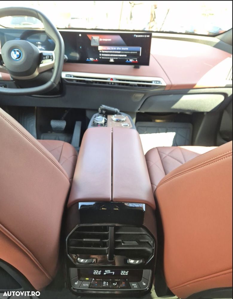 BMW iX - 5
