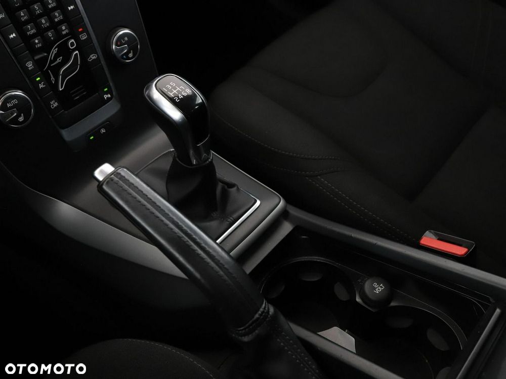 Volvo V40 T2 Kinetic - 28