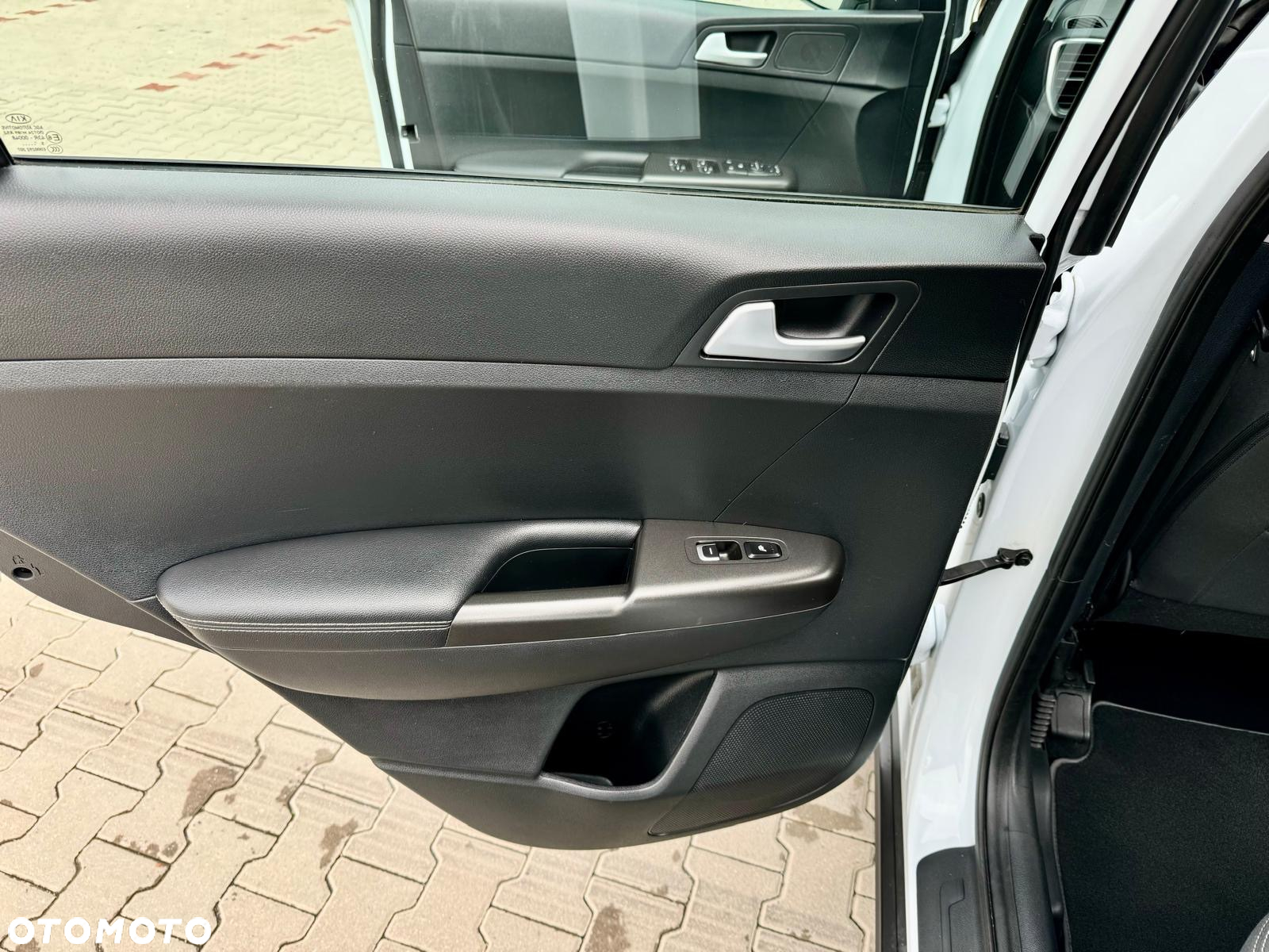 Kia Sportage 1.6 GDI Black Edition 2WD - 37
