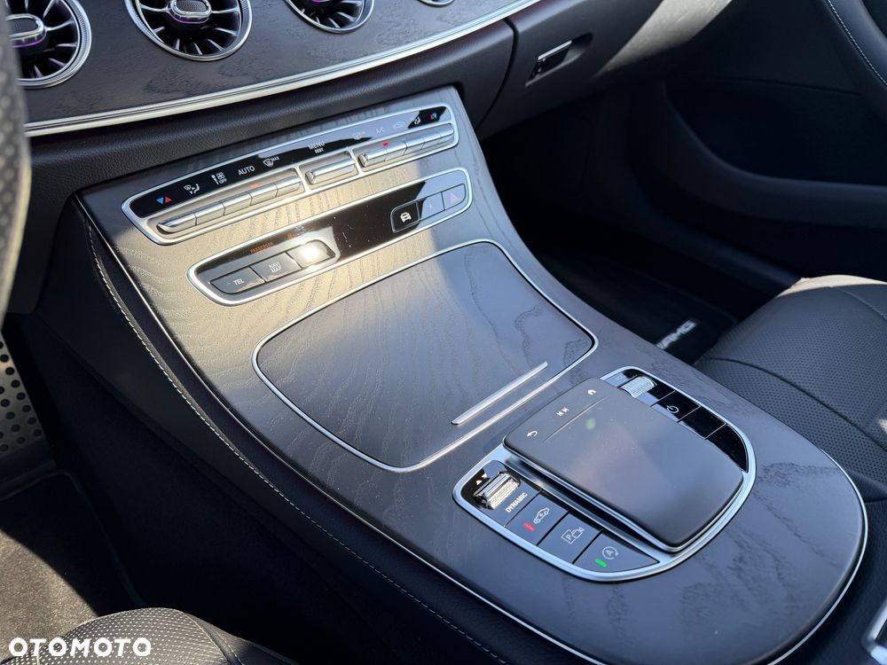 Mercedes-Benz CLS 300 d 4-Matic AMG - 23