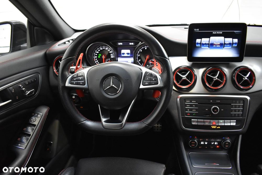 Mercedes-Benz CLA 250 4Matic 7G-DCT Sport - 18