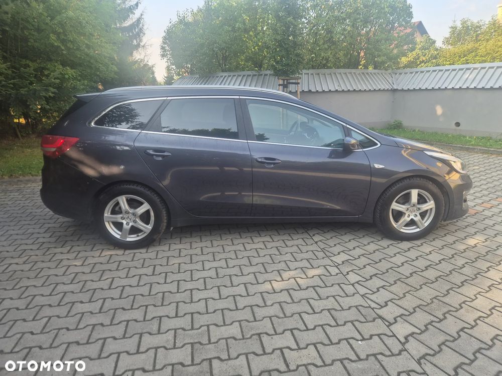 Kia Ceed 1.6 GDI ISG Dream-Team Edition - 6