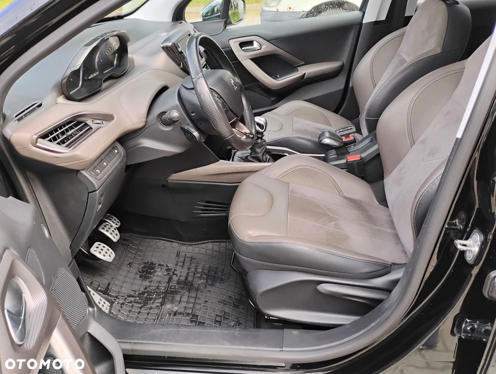 Peugeot 2008 1.6 e-HDi Allure S&S - 10