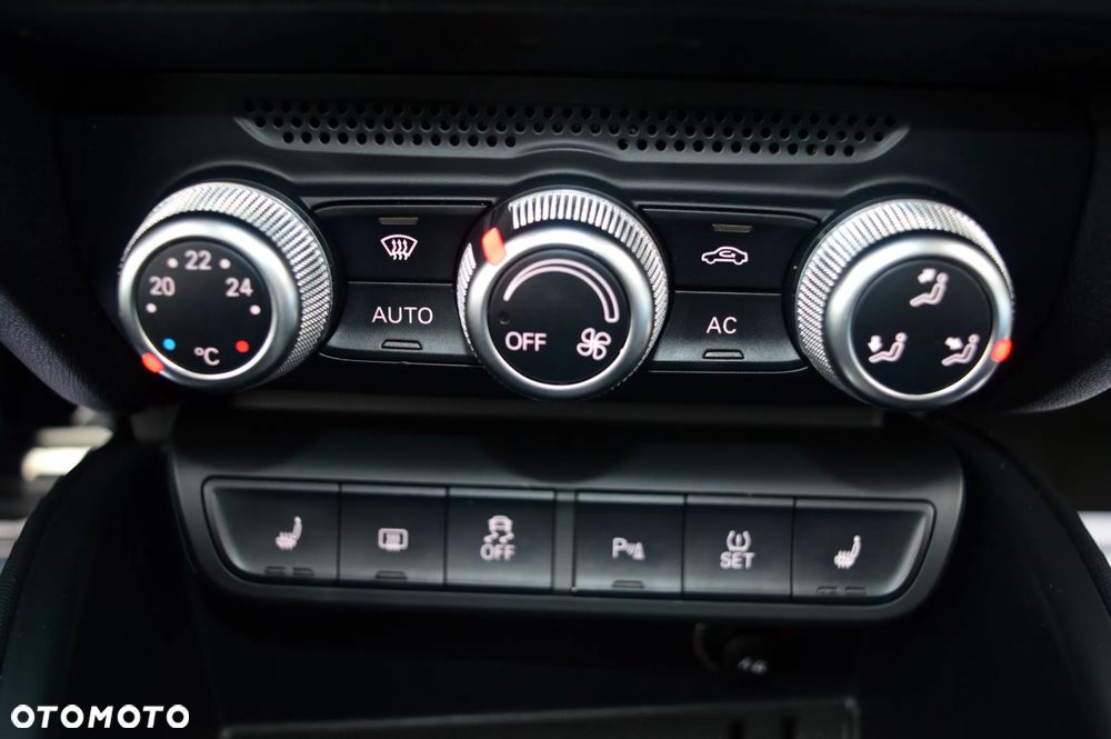 Audi A1 3-drzwiowe 1.4 TFSI S tronic S line Sportpaket - 23
