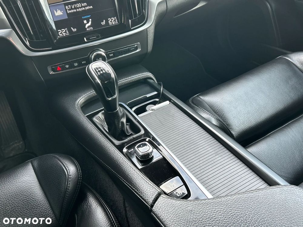 Volvo S90 D3 Momentum - 21