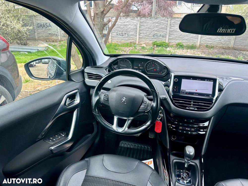 Peugeot 2008 - 11