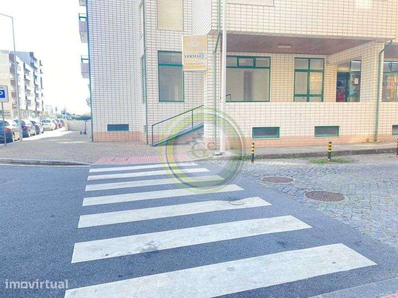 Arrenda-se Loja Comercial em Aver-o-Mar - Grande imagem: 2/8