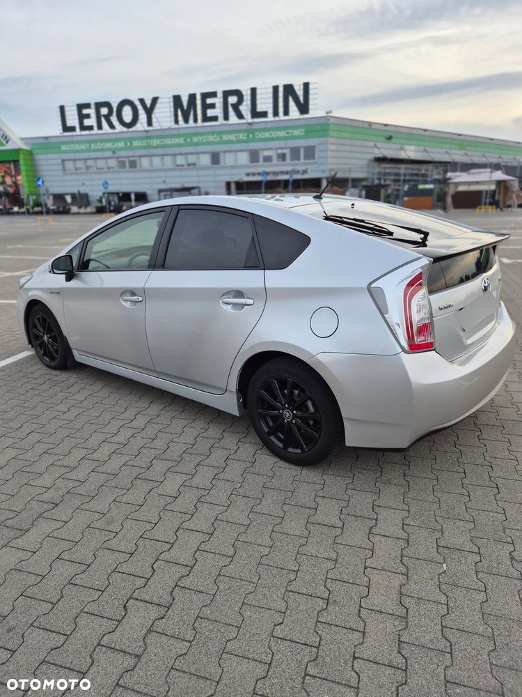 Toyota Prius 1.8 HSD Prestige - 4