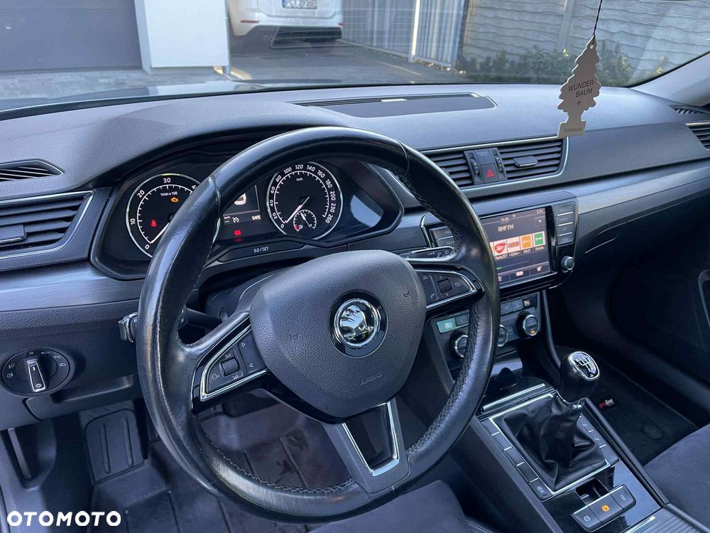 Skoda Superb 1.6 TDI Ambition - 15