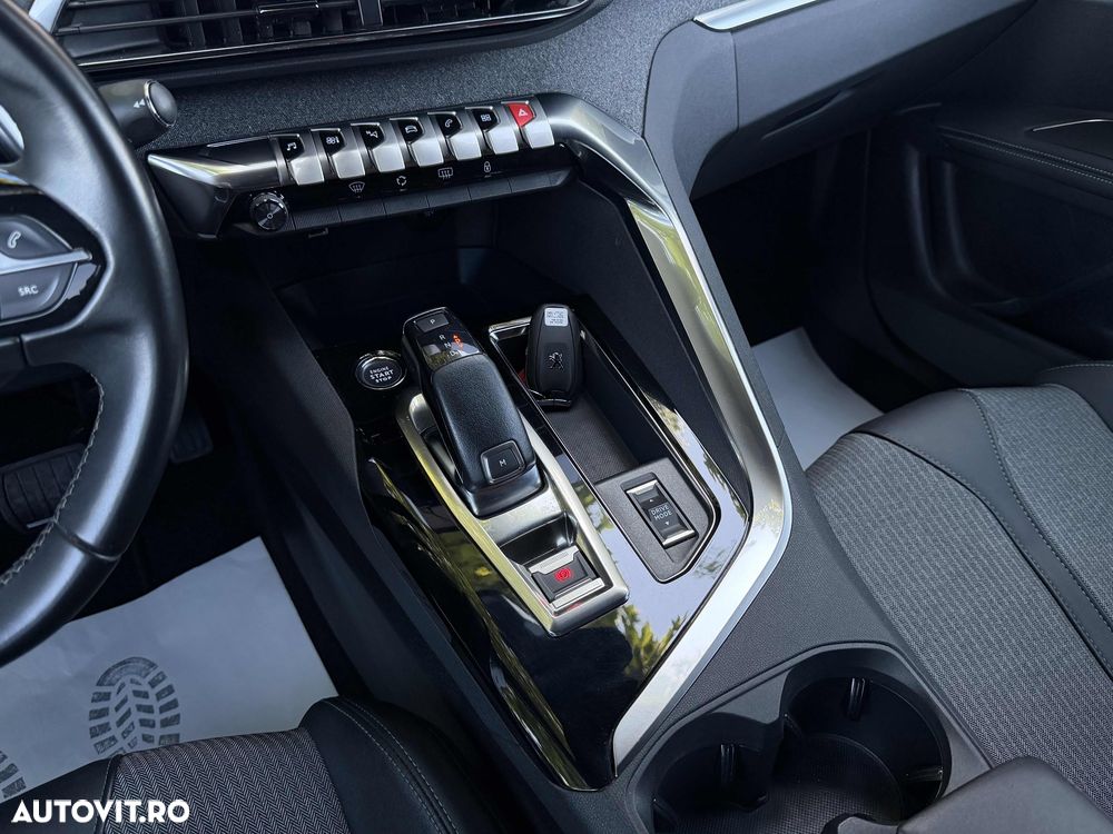 Peugeot 3008 1.5 BlueHDI S&S EAT8 Allure - 16