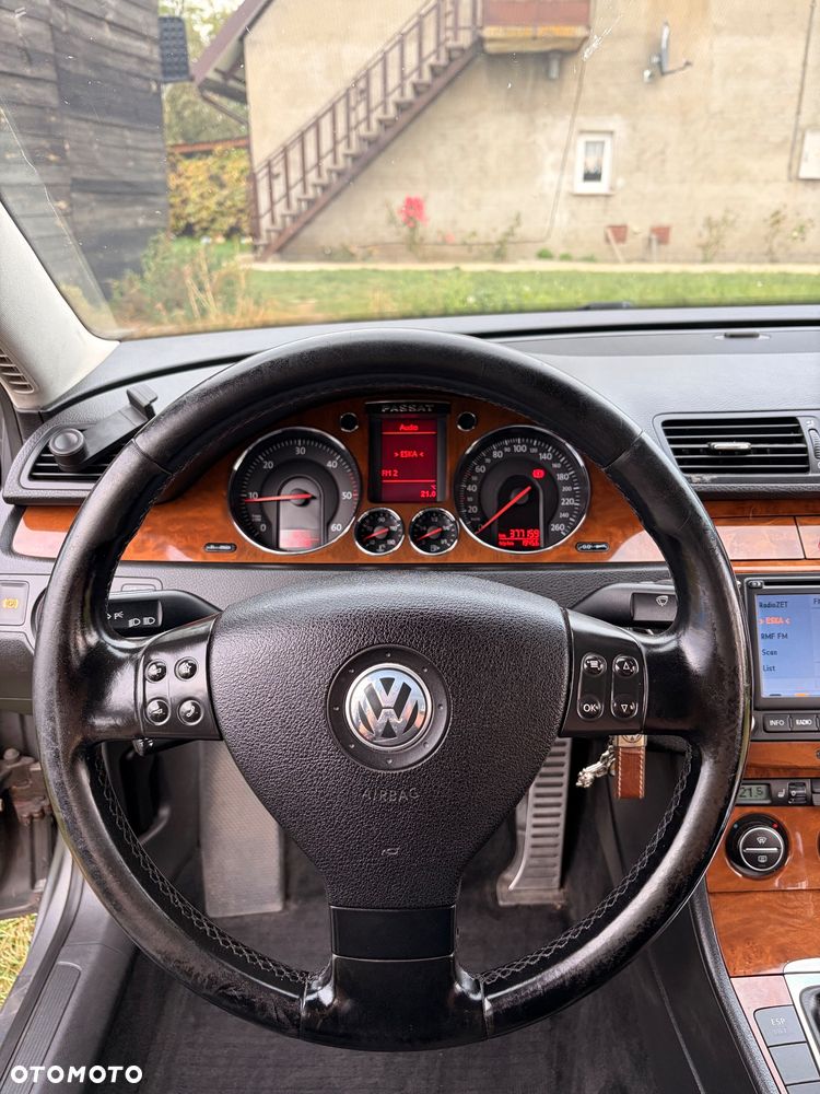 Volkswagen Passat - 29