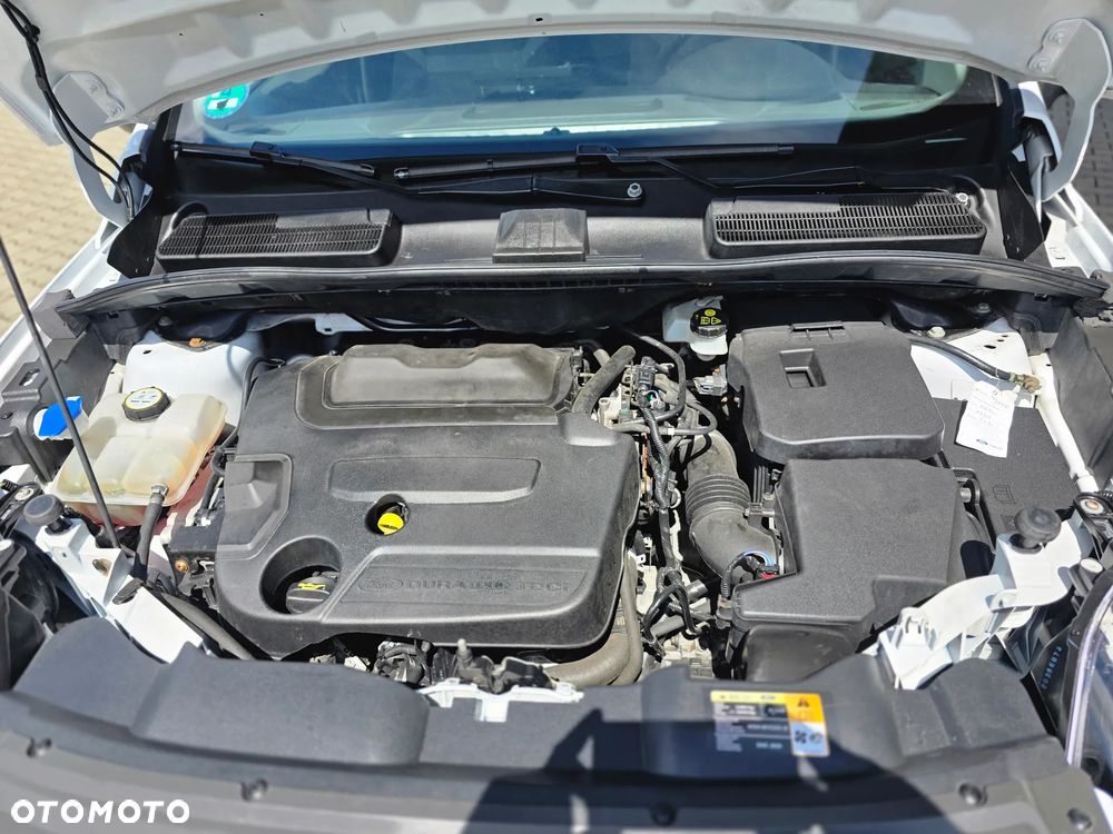Ford Kuga - 38