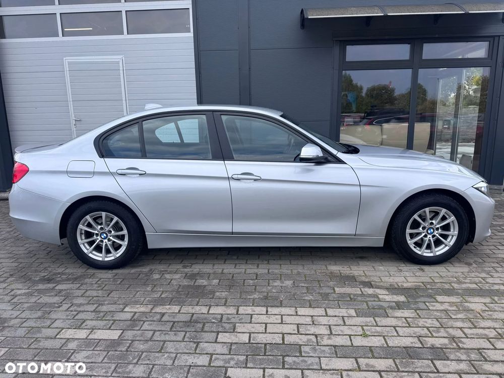 BMW Seria 3 316d Sport Line - 24