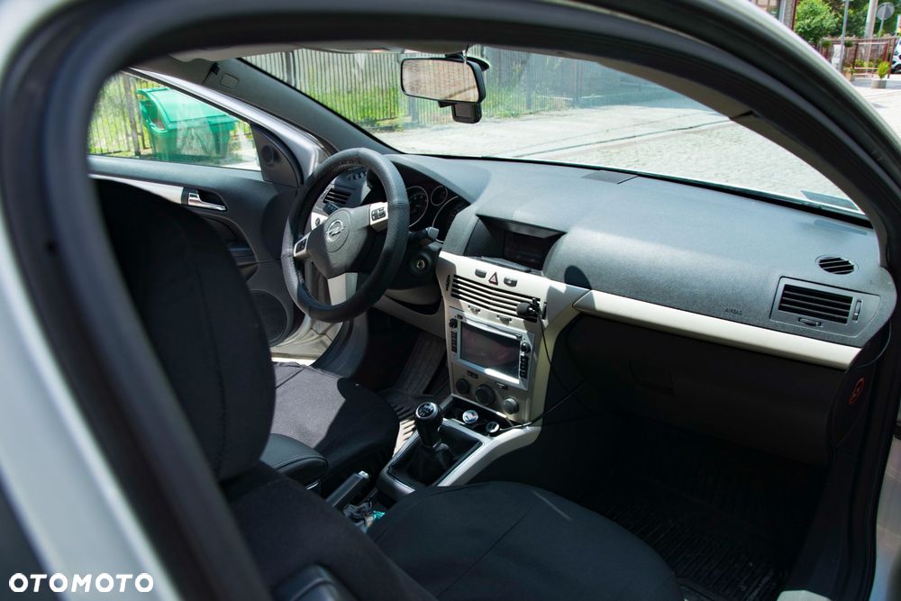 Opel Astra 1.6 Essentia - 15
