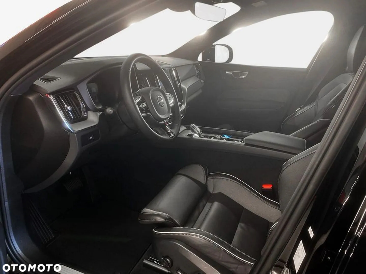 Volvo XC 60 B5 B AWD Plus Black Edition - 6