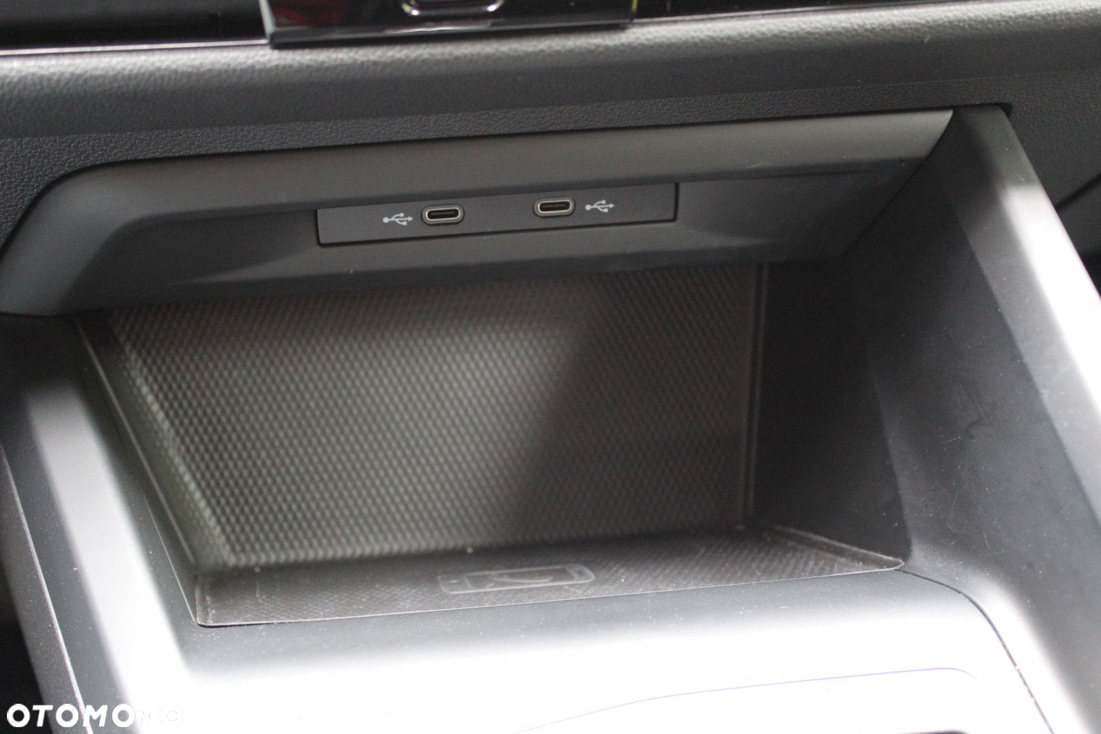 Volkswagen Golf - 28