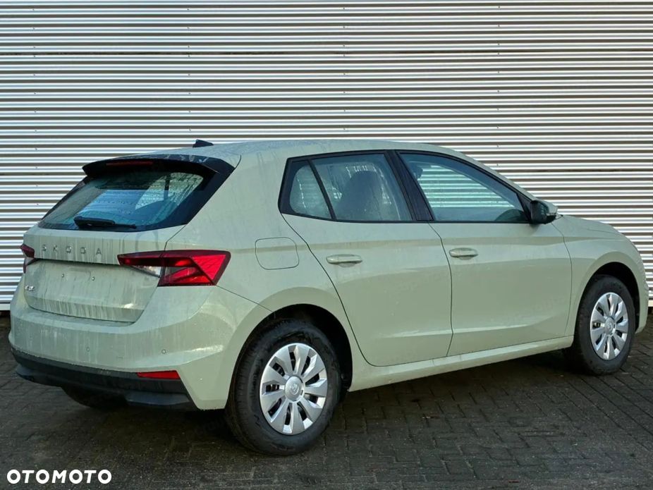 Skoda Fabia 1.0 Essence - 4
