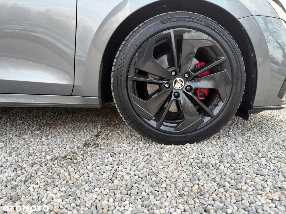 Skoda Octavia 2.0 TDI DSG RS - 10