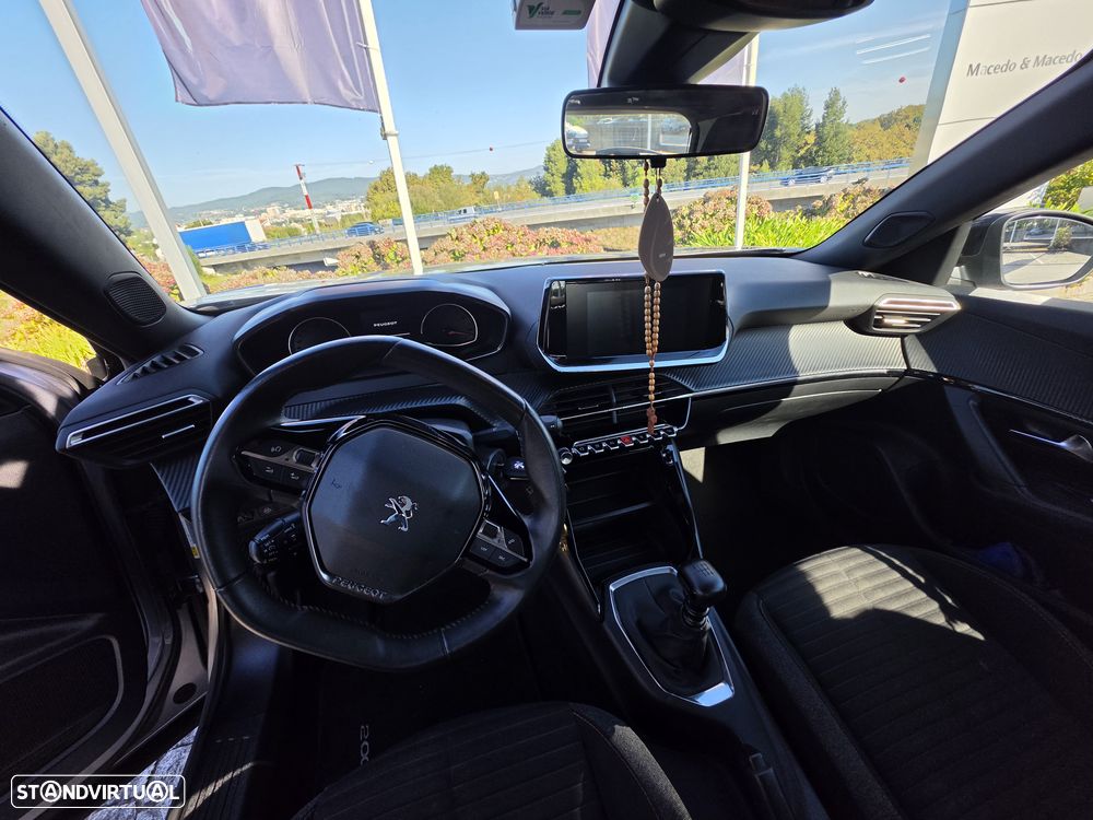 Peugeot 2008 1.2 PureTech Active Pack - 4