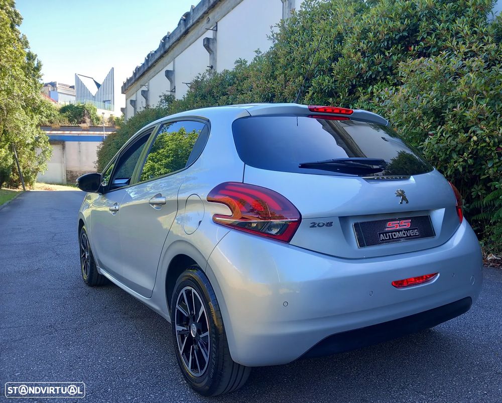Peugeot 208 1.6 BlueHDi Style - 4