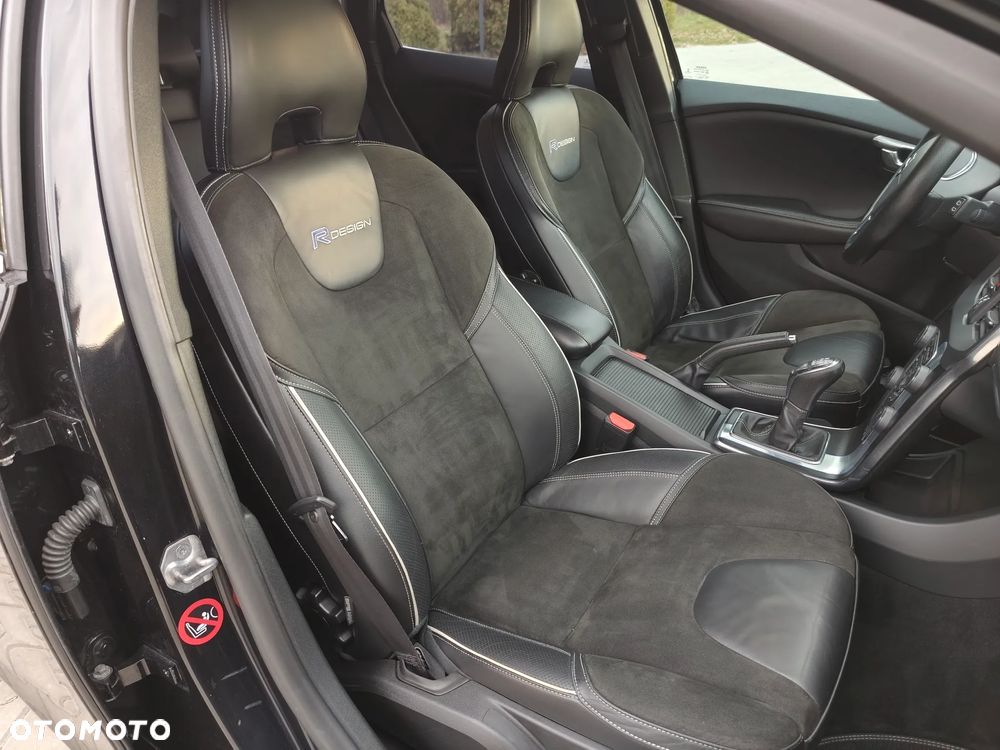 Volvo V40 D2 R Design - 22