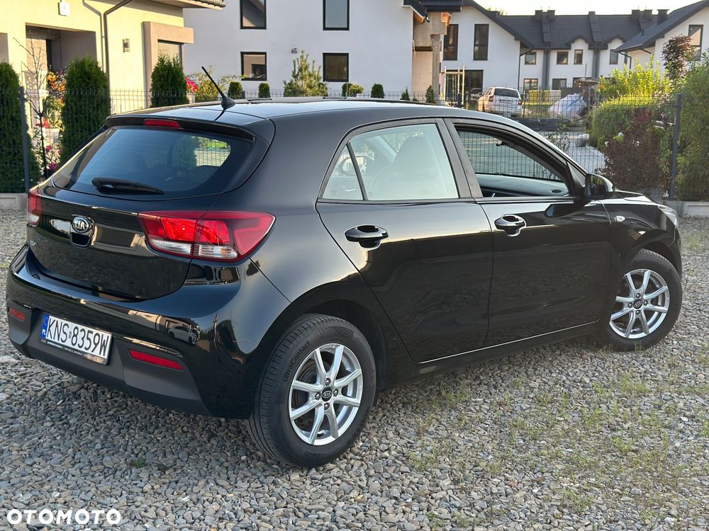 Kia Rio 1.4 L - 3