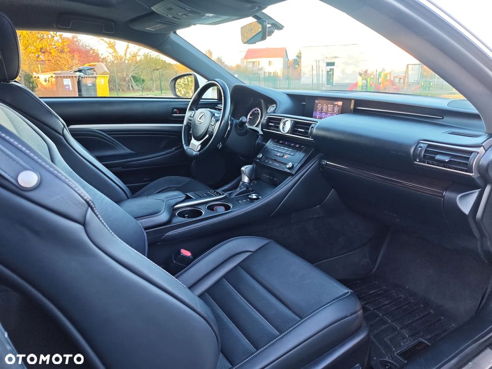 Lexus RC - 19
