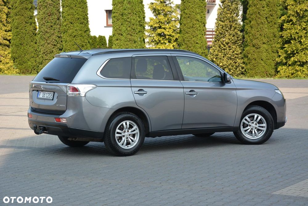 Mitsubishi Outlander 2.2 DID Intense + - 19