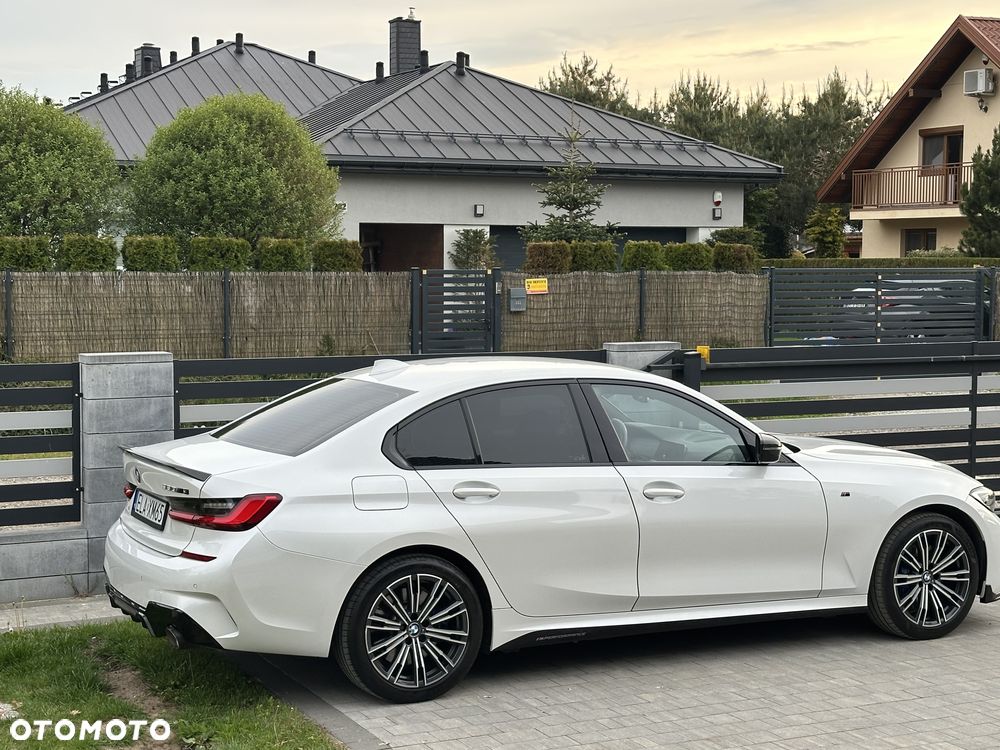 BMW Seria 3 330e M Sport - 26